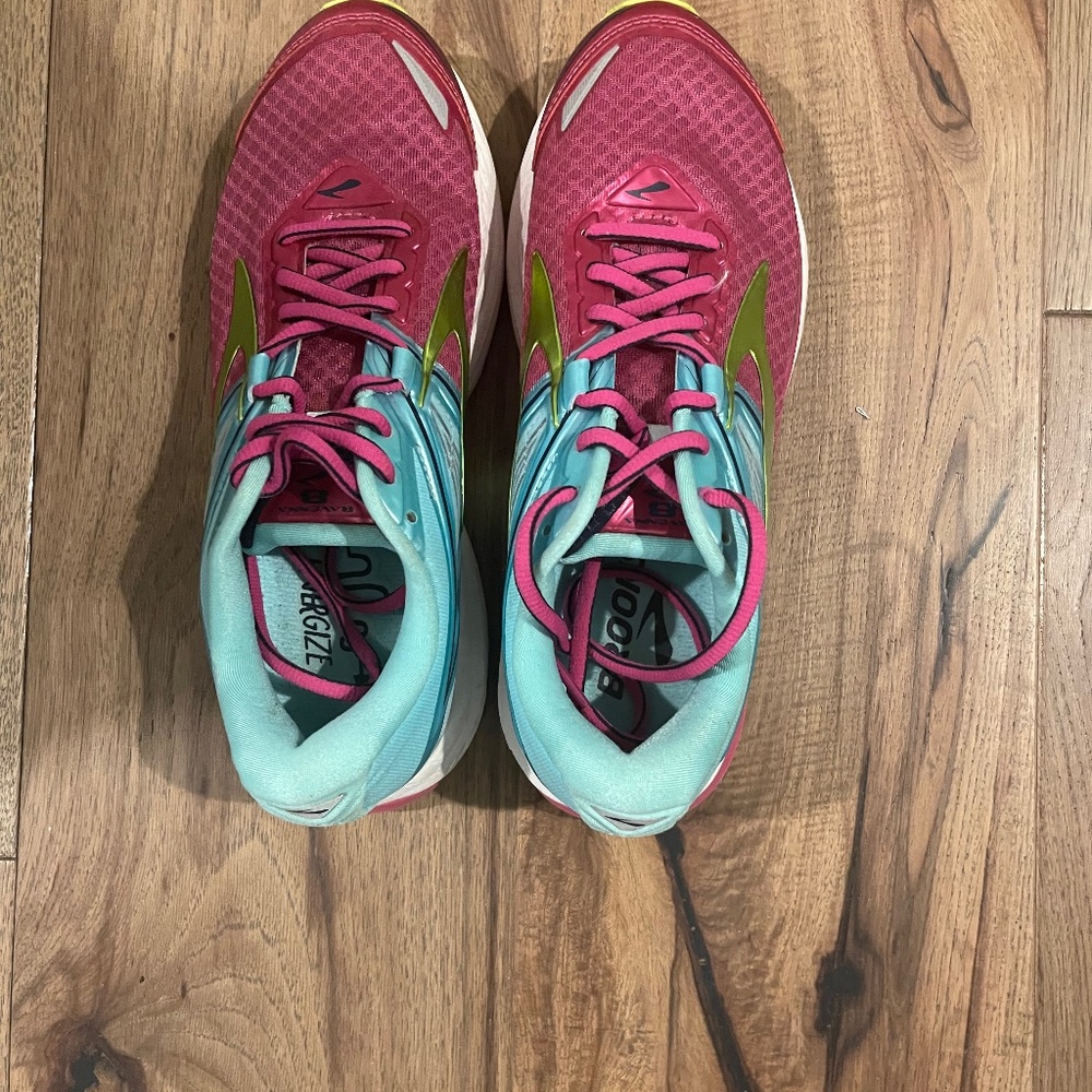 Brooks Sneakers